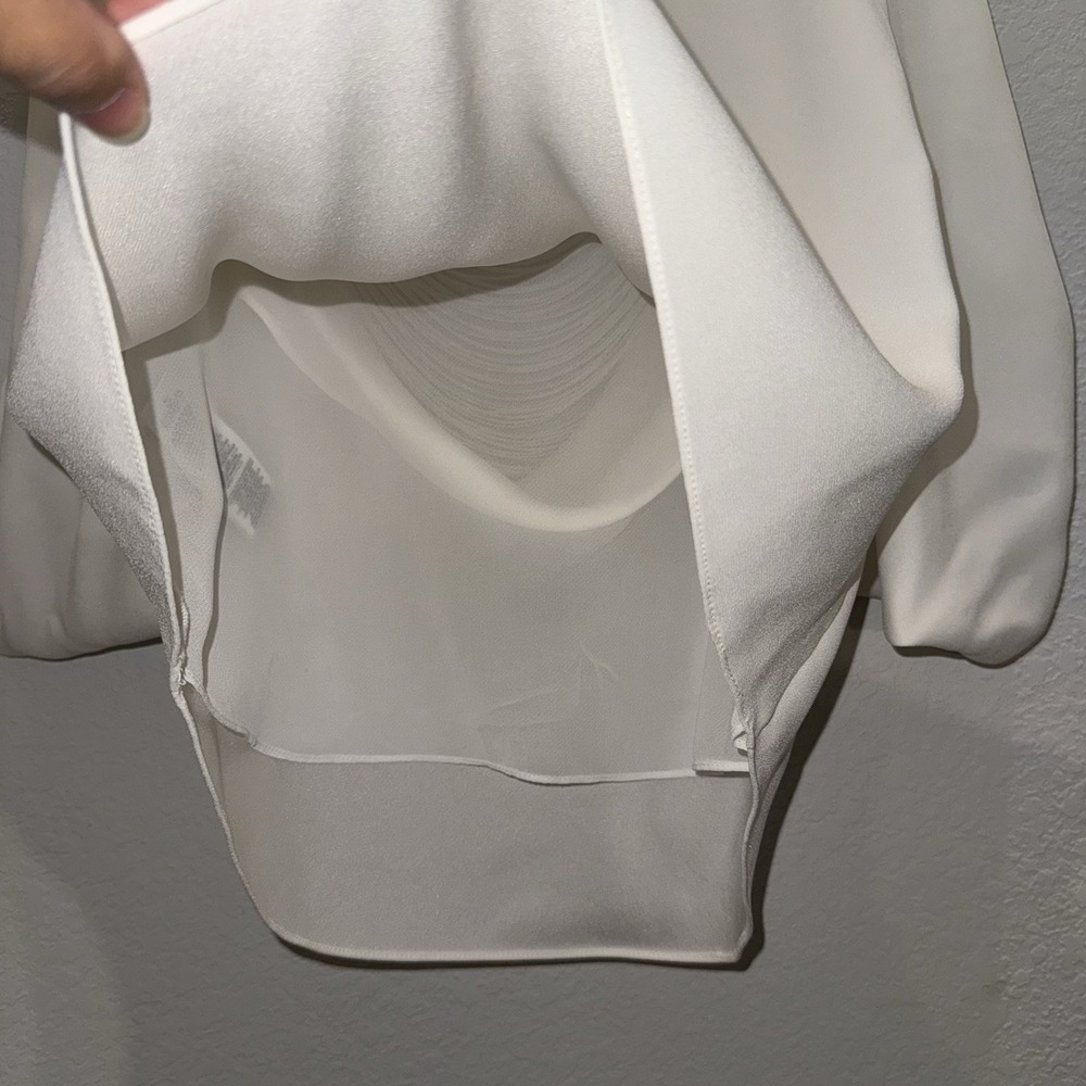 BCBG Maxazria Women's Sz M Sexy‎ Blouse White Kyleigh Fringeback Slitsleeve Top - Picture 12 of 16